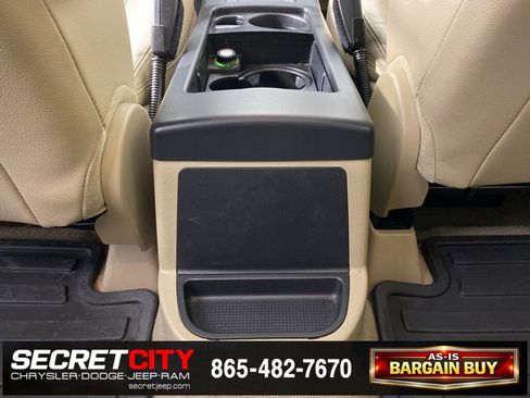 Used 2014 Land Rover LR2 image 26