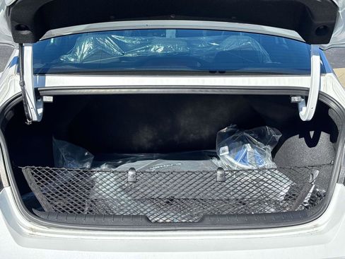 Used 2025 Hyundai Elantra SEL image 6