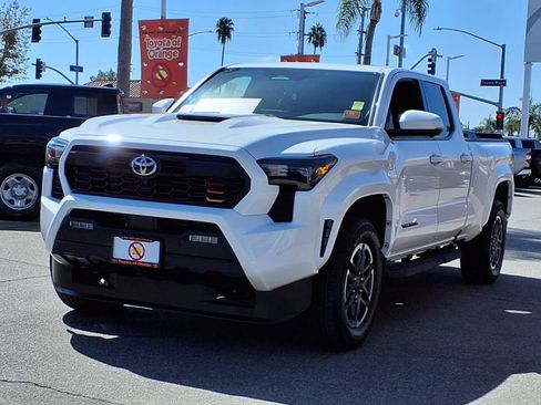 Certified 2024 Toyota Tacoma TRD Sport w/ TRD Sport Premium Package AWD/4WD image 3