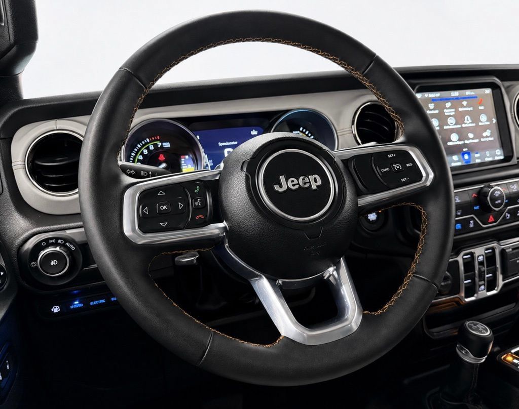 Used 2023 Jeep Wrangler Unlimited Sahara AWD/4WD image 22