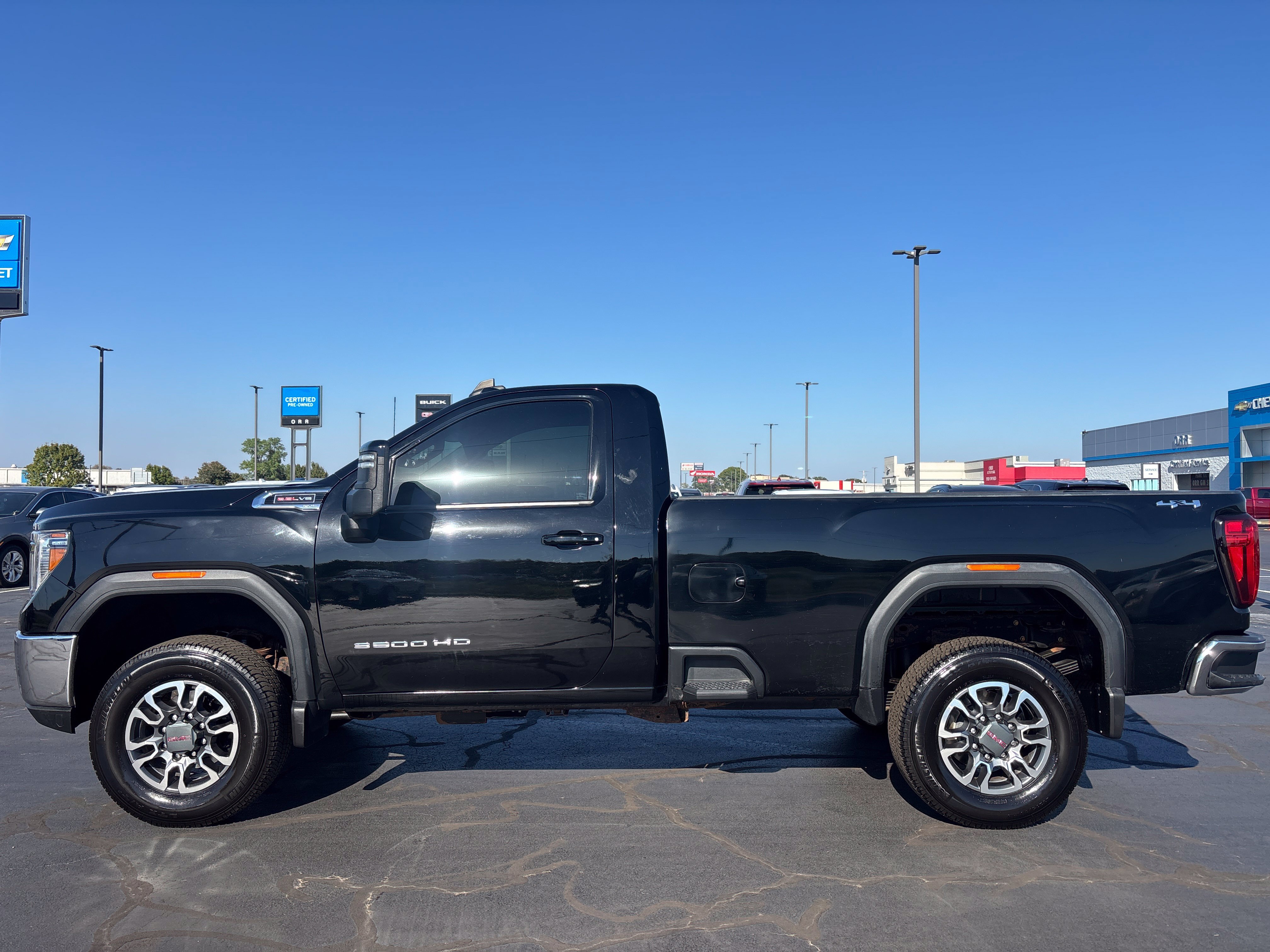 Used 2022 GMC Sierra 3500 SLE w/ SLE Convenience Package AWD/4WD image 3