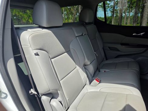 Used 2020 GMC Acadia SLT w/ Trailering Package FWD image 22