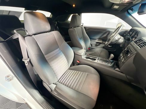 Used 2014 Dodge Challenger R/T image 30