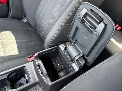 Used 2016 Ford Focus SE FWD image 27
