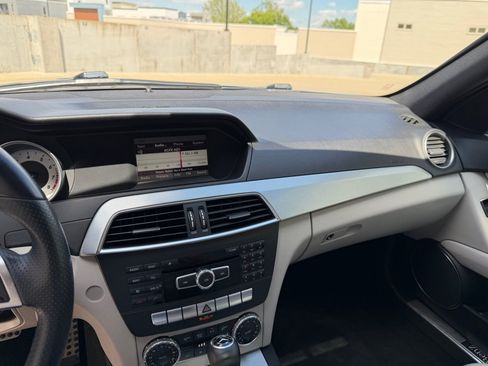Used 2014 Mercedes-Benz C 250 Sedan image 16