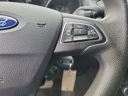 Used 2018 Ford Focus SE FWD image 25