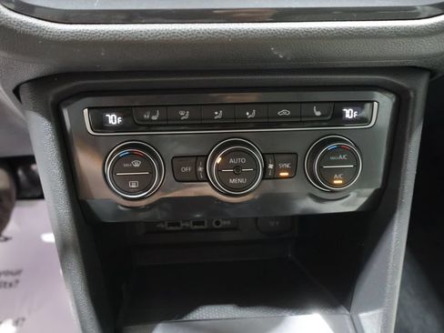 Used 2020 Volkswagen Tiguan SEL AWD/4WD image 27