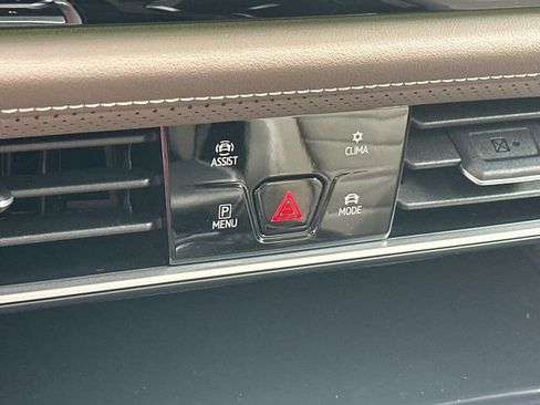 New 2026 Volkswagen Atlas SEL AWD/4WD image 32