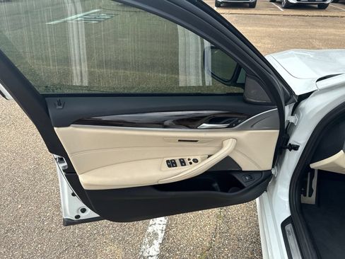 Used 2023 BMW 540i w/ M Sport Package RWD image 12