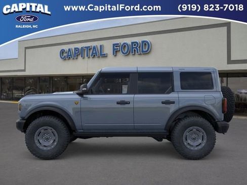 New 2025 Ford Bronco Badlands AWD/4WD image 3