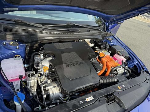 Used 2025 Hyundai Elantra Hybrid FWD image 25