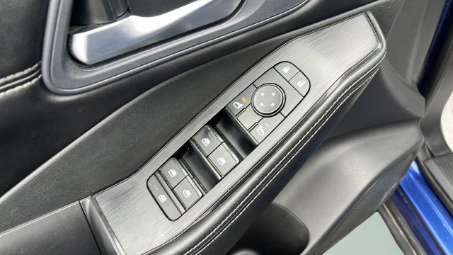 Used 2023 Nissan Rogue SV w/ SV Premium Package AWD/4WD image 10