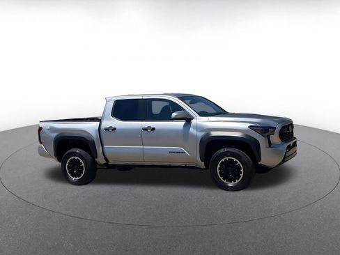 Used 2024 Toyota Tacoma TRD Off-Road image 2