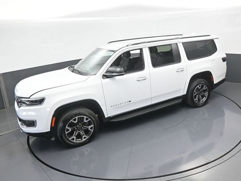 Used 2023 Jeep Wagoneer L Series III w/ Preferred Equipment Group image 52