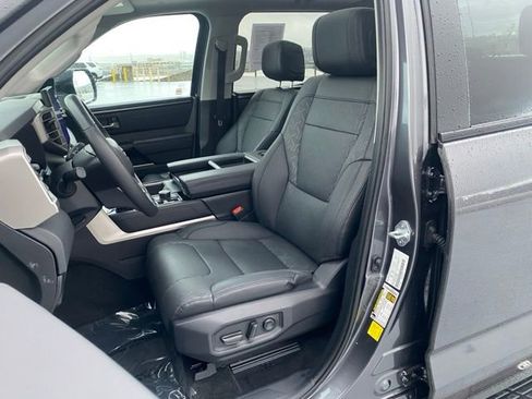 Used 2024 Toyota Tundra Limited image 18