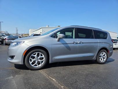 Used 2017 Chrysler Pacifica Touring-L Plus w/ Advanced Safetytec Group