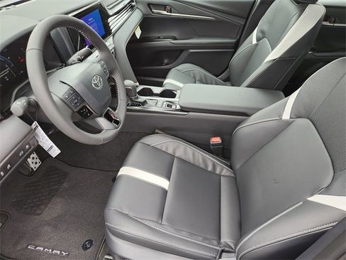 New 2026 Toyota Camry SE image 9