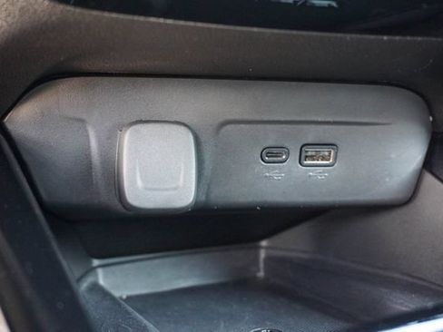 Used 2025 Chevrolet Trax RS w/ Sunroof Package FWD image 26