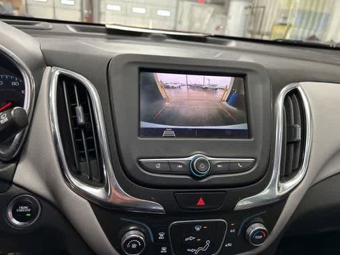 Used 2020 Chevrolet Equinox LS w/ LS Convenience Package FWD image 8