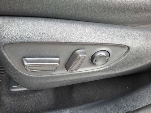 Used 2021 Toyota Highlander XSE image 11