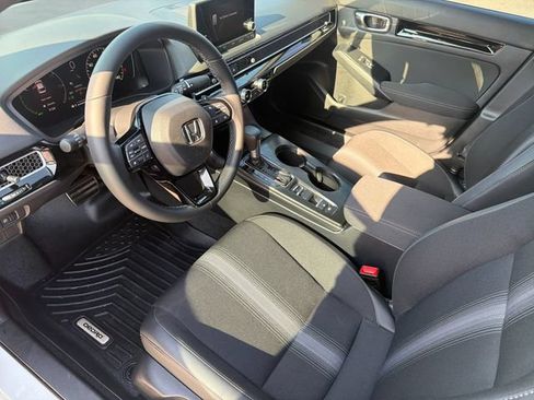 Used 2025 Honda Civic Sport image 12