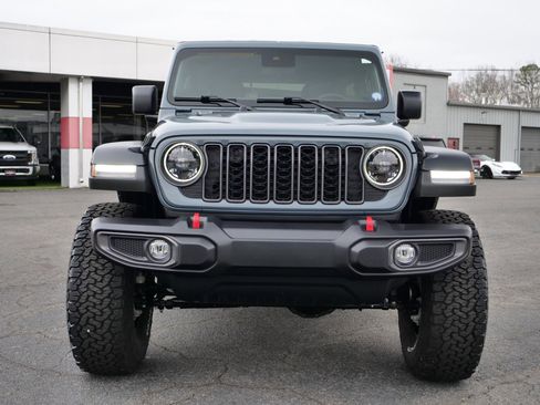 Used 2024 Jeep Wrangler Unlimited Rubicon w/ Safety Group image 5