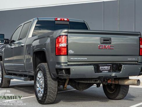 Used 2017 GMC Sierra 2500 Denali w/ Duramax Plus Package image 7