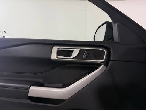 Used 2023 Ford Explorer XLT w/ Equipment Group 202A RWD image 29