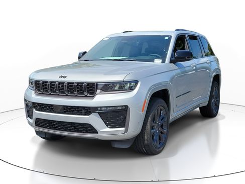 New 2026 Jeep Grand Cherokee Limited AWD/4WD image 3