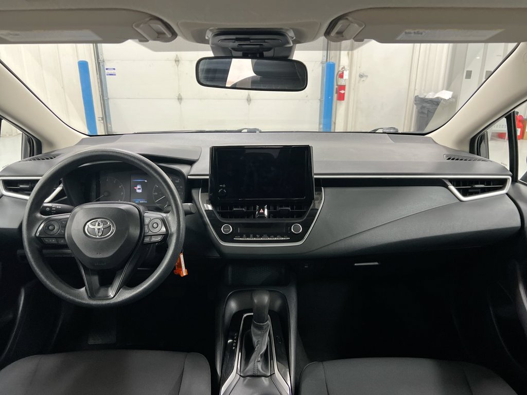 Used 2025 Toyota Corolla LE FWD image 10