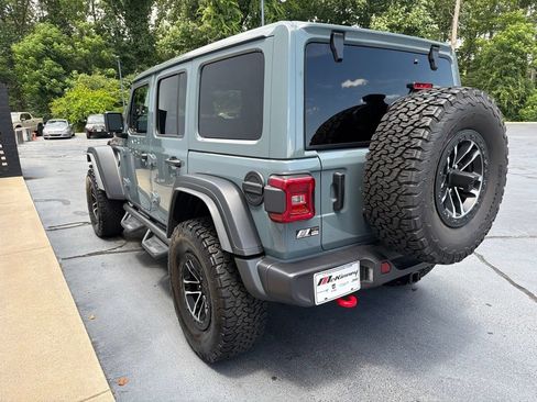Used 2024 Jeep Wrangler Unlimited Rubicon w/ XTREMEE 35" Tire Package AWD/4WD image 15