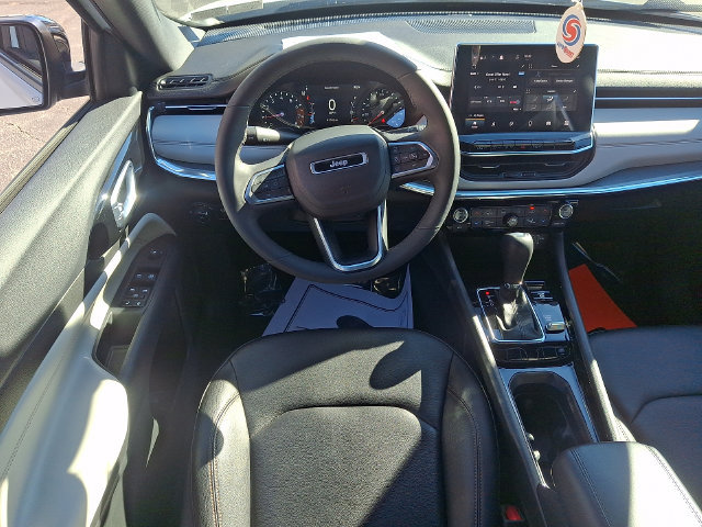 Certified 2024 Jeep Compass Limited AWD/4WD image 11