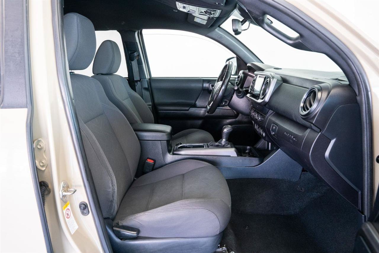 Used 2019 Toyota Tacoma TRD Off-Road AWD/4WD image 10