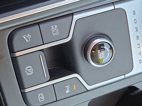 Used 2025 Kia Sorento EX FWD image 22