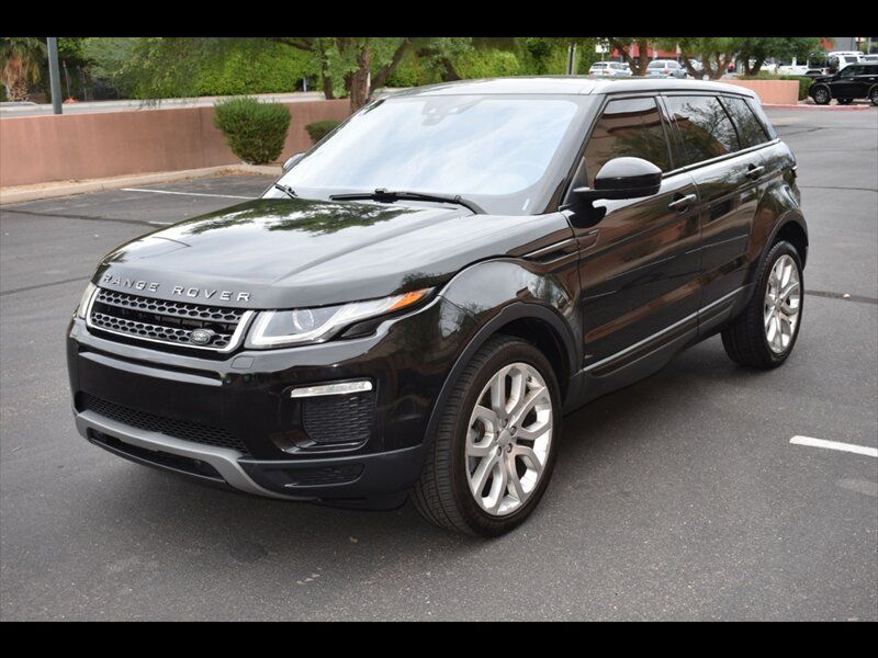 Used 2019 Land Rover Range Rover Evoque SE Premium AWD/4WD image 4