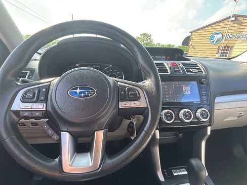 Used 2018 Subaru Forester 2.5i Premium AWD/4WD image 12