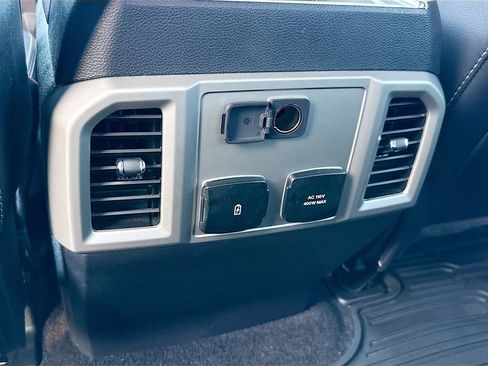 Used 2019 Ford F150 Lariat w/ Trailer Tow Package image 28