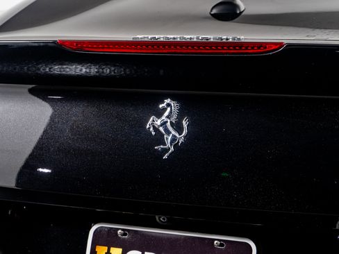 Used 2019 Ferrari Portofino image 16