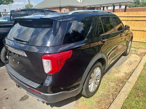 Used 2021 Ford Explorer King Ranch w/ Premium Technology Package RWD image 2