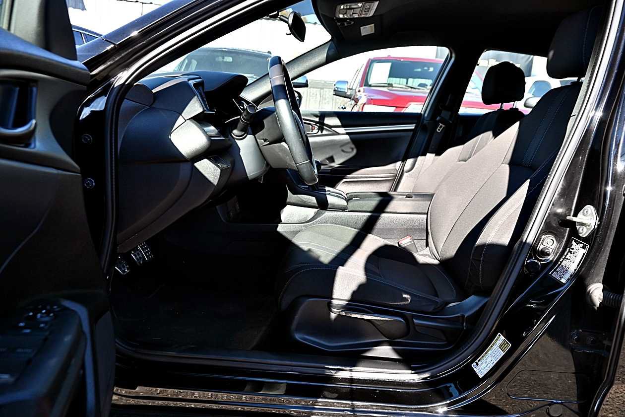 Used 2018 Honda Civic Sport image 14
