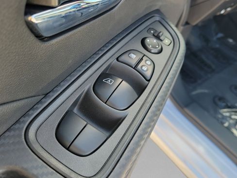 New 2025 Nissan Versa SV w/ Trunk Package FWD image 17