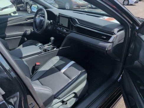 Used 2026 Toyota Camry SE FWD image 25