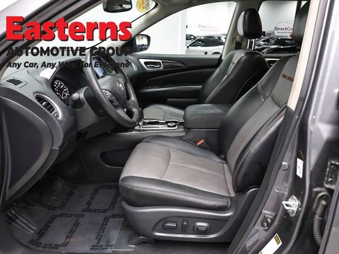 Used 2020 Nissan Pathfinder SL AWD/4WD image 14