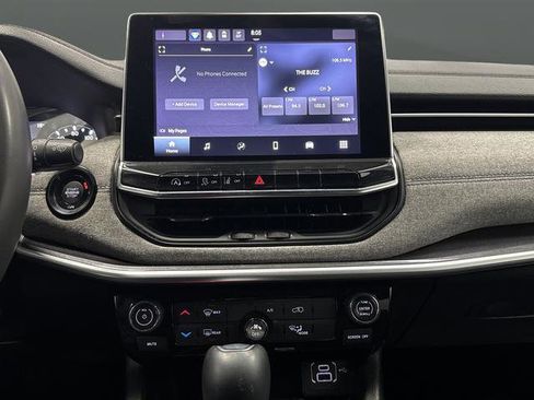 Used 2023 Jeep Compass Latitude image 19