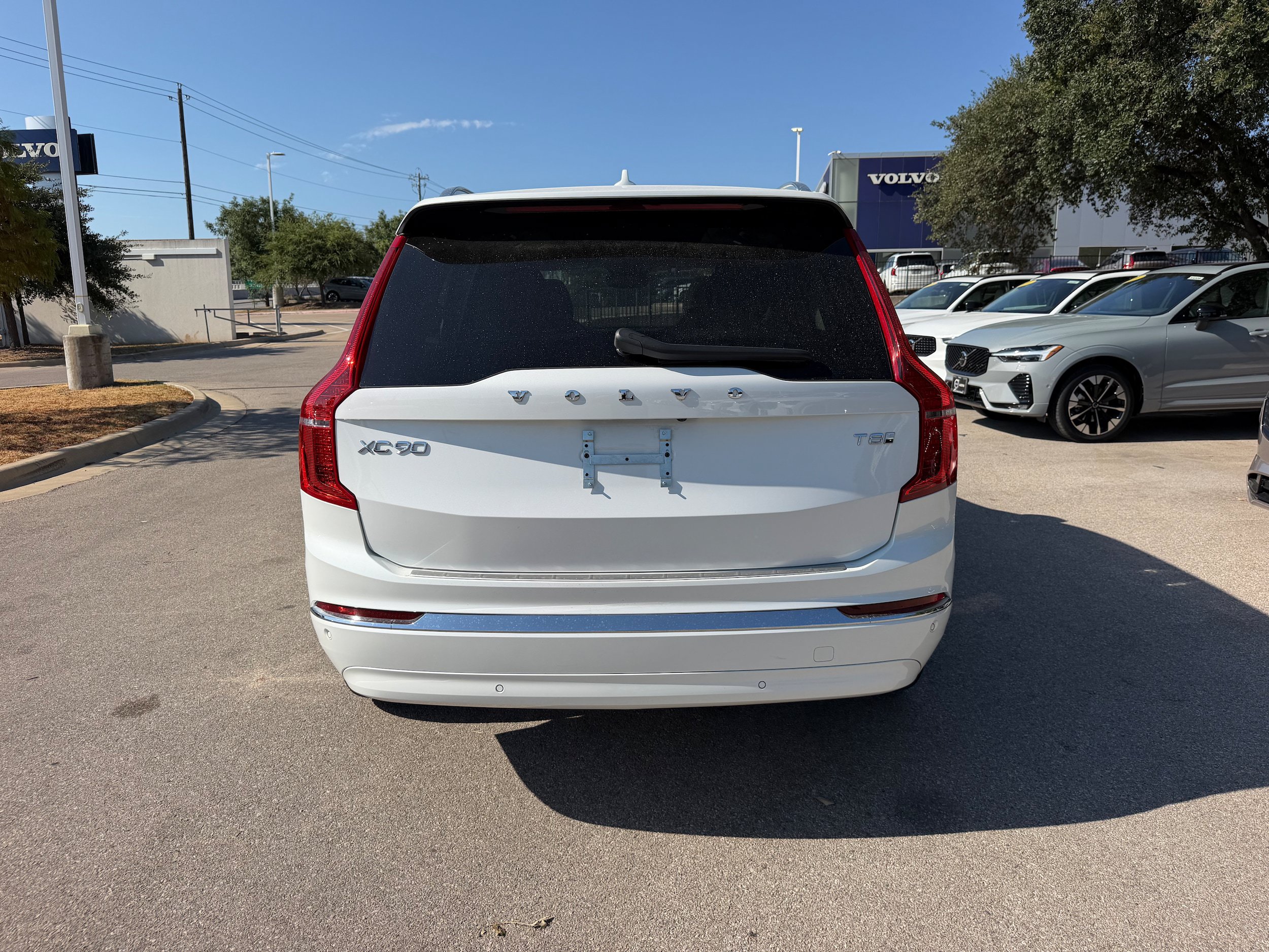 Certified 2025 Volvo XC90 T8 Plus w/ Protection Package Premier AWD/4WD image 5