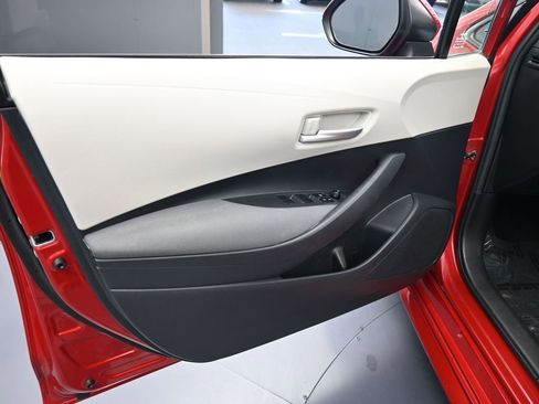 Used 2020 Toyota Corolla LE image 15