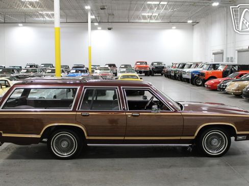 Used 1990 Ford LTD Country Squire image 14