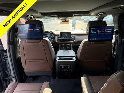 Used 2024 Chevrolet Suburban High Country AWD/4WD image 6