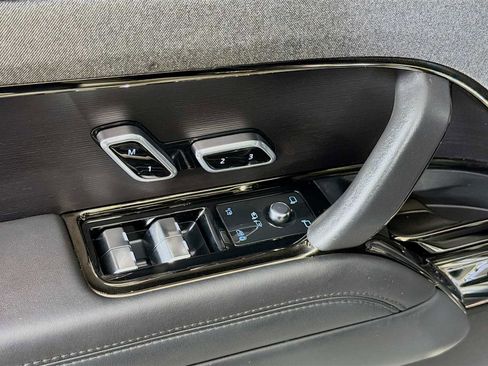 Used 2025 Land Rover Range Rover Sport Dynamic SE image 18