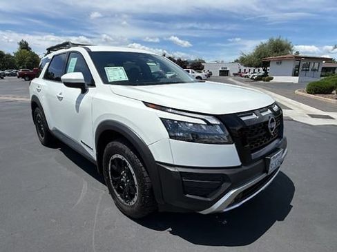 Used 2024 Nissan Pathfinder Rock Creek AWD/4WD image 2